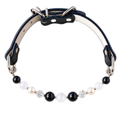 Black collar · L